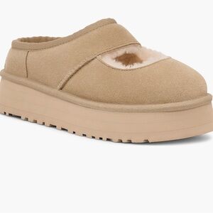 UGG® Bea Genuine Shearling Lined Platform Mary
Jane (Women)